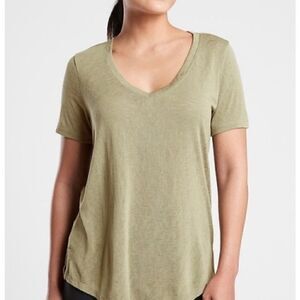 Athleta Breezy Scoop V-Neck Short Sleeve Tee Shadow Olive Size Medium PETITE
